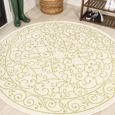 JONATHAN Y Lighting 5' Polypropylene Vintage Indoor/Outdoor Round Area Rug Cream / Green