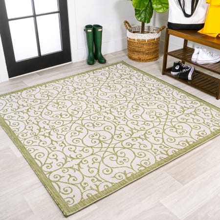 JONATHAN Y Lighting 5' x 5' Polypropylene Vintage Indoor/Outdoor Square Area Rug Green / Cream