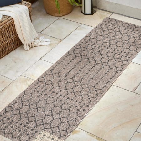 JONATHAN Y Lighting Santa Monica 2-1/4' x 10' Polypropylene Moroccan & Tribal Indoor/Outdoor Runner Natural / Black