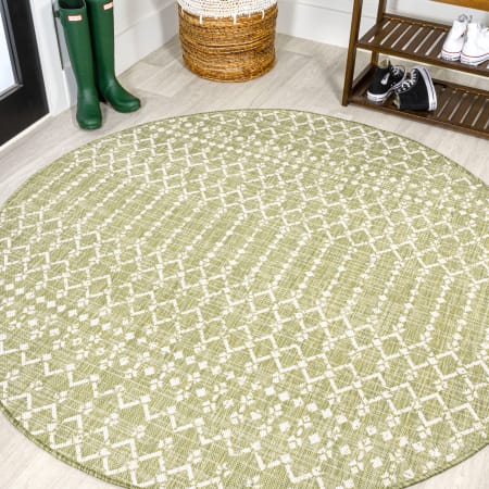 JONATHAN Y Lighting 5' Polypropylene Moroccan Indoor/Outdoor Round Area Rug Light Green / Cream