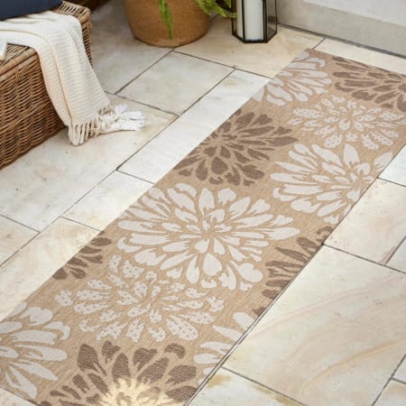 JONATHAN Y Lighting Santa Monica 2-1/4' x 10' Polypropylene Botanical Indoor/Outdoor Runner Brown / Cream