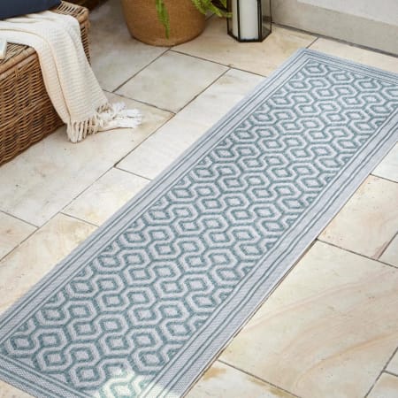 JONATHAN Y Lighting Santa Monica 2-1/4' x 10' Polypropylene Geometric Indoor / Outdoor Rectangle Area Rug Teal / Gray