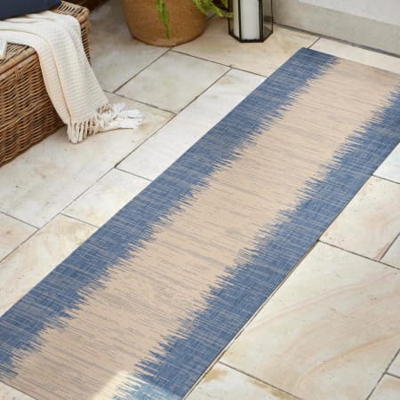 JONATHAN Y Lighting Santa Monica 2-1/4' x 8' Polypropylene Striped Indoor/Outdoor Area Rug Blue / Beige