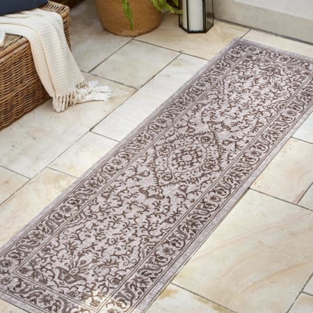 JONATHAN Y Lighting Santa Monica 2-1/4' x 8' Polypropylene Traditional Indoor / Outdoor Rectangle Area Rug Brown / Beige