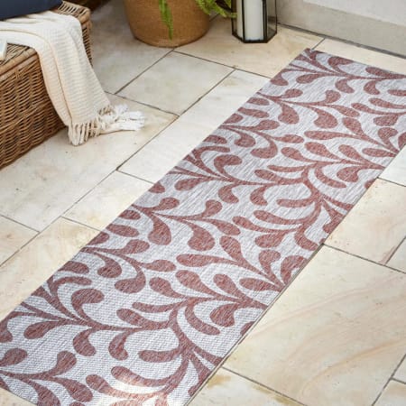 JONATHAN Y Lighting Santa Monica 2-1/4' x 8' Polypropylene Vines Indoor / Outdoor Rectangle Area Rug Red / Beige