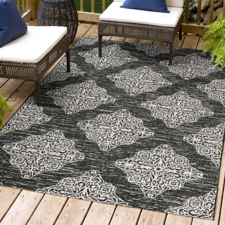 JONATHAN Y Lighting SANTA MONICA 4' x 6' Polypropylene Transitional Indoor/Outdoor Area Rug Black / Ivory