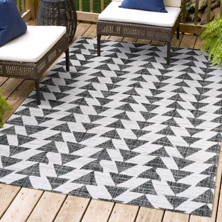 JONATHAN Y Lighting Santa Monica 5-1/4' x 7-1/2' Polypropylene Geometric, Transitional Indoor / Outdoor Rectangle Area Rug Ivory / Black