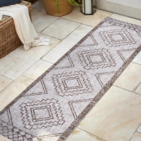 JONATHAN Y Lighting Santa Monica 2-1/4' x 8' Polypropylene Geometric and Moroccan & Tribal Indoor/Outdoor Runner Beige / Brown