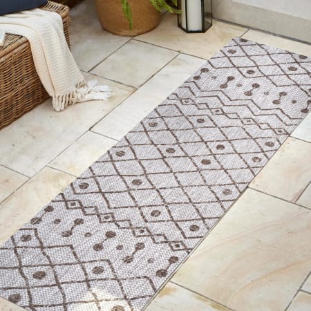 JONATHAN Y Lighting Santa Monica 2-1/4' x 8' Polypropylene Moroccan & Tribal and Trellis Indoor/Outdoor Runner Beige / Brown