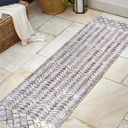 JONATHAN Y Lighting Santa Monica 2-1/4' x 10' Polypropylene Moroccan & Tribal and Trellis Indoor/Outdoor Runner Beige / Brown