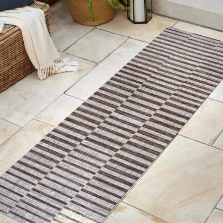JONATHAN Y Lighting Santa Monica 2-1/4' x 8' Polypropylene Striped, Transitional Indoor / Outdoor Rectangle Area Rug Beige / Brown