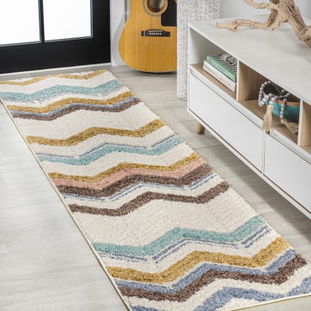 JONATHAN Y Lighting Santa Theresa 2-1/4' x 8' Shag Polypropylene Chevron Indoor Runner Multi / Cream