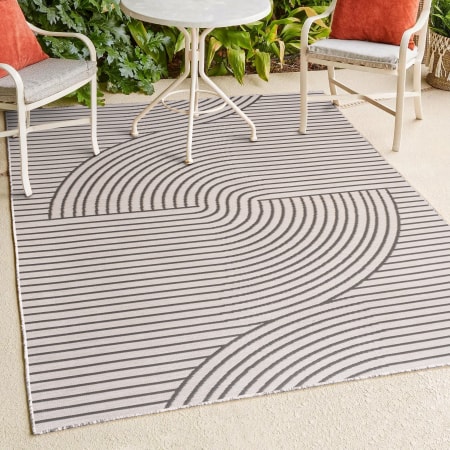 JONATHAN Y Lighting Savannah 4' x 6' Polypropylene Abstract and Striped Indoor/Outdoor Rectangular Area Rug Dark Gray / Cream