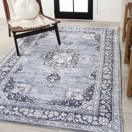 JONATHAN Y Lighting Washable 4' x 6' Chenille Border and Botanical Indoor Rectangular Area Rug Gray / White