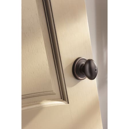 Kwikset Laurel Privacy Door Knob Set in Venetian Bronze, Exterior View