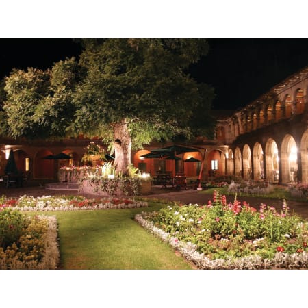 Lithonia Lighting-OMS 1000 120 M6-Outdoor Application Image