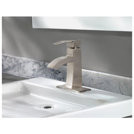 Pfister LF042PRCC LF-042-PRCC Parisa Single Control 4" Centerset Bathroom Faucet In Polished