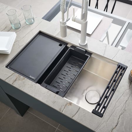 Ruvati Ruvati 33-inch Workstation Slope Bottom Offset Drain Undermount 16 Gauge Kitchen Sink Stainless Steel