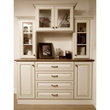 Aspen Egg Knob In Use with Aspen Oval Back Plate M1436 and Aspen Rounded Pull M1386