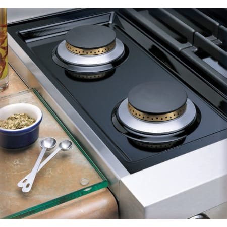 Viking-VDR5304B-Sealed Burner Surface Detail