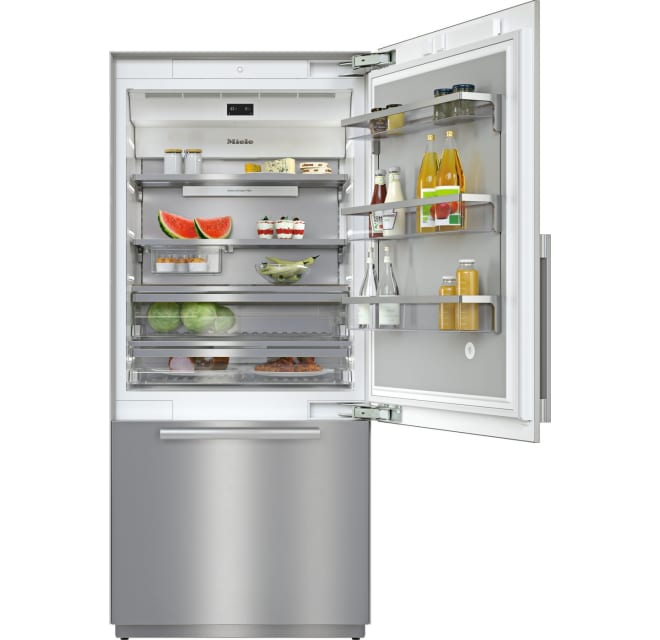 Full Size Refrigerator With Freezer