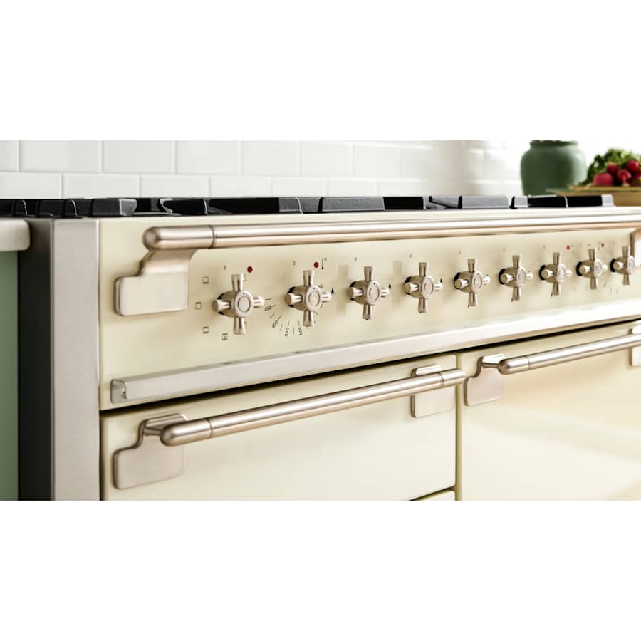 1899_04_aga_new_elise_48_df_insitu_365_rt