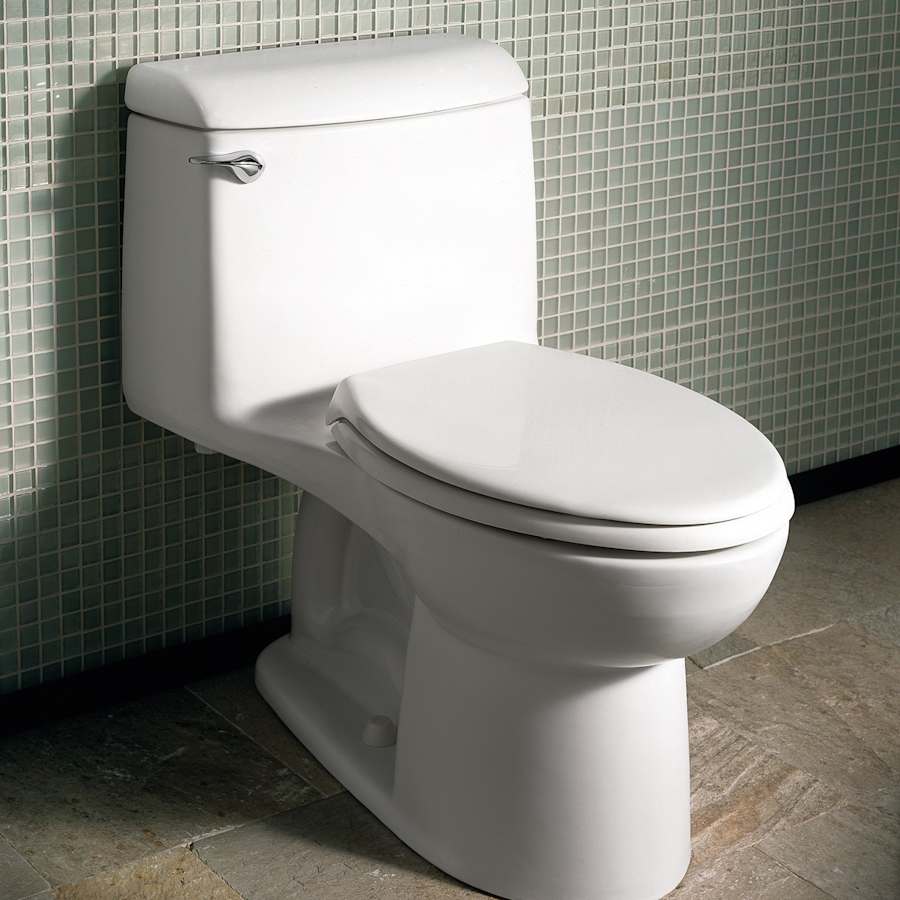 b-2004314020-champion-4-elongated-one-piece-toilet-with-toilet-seat-3