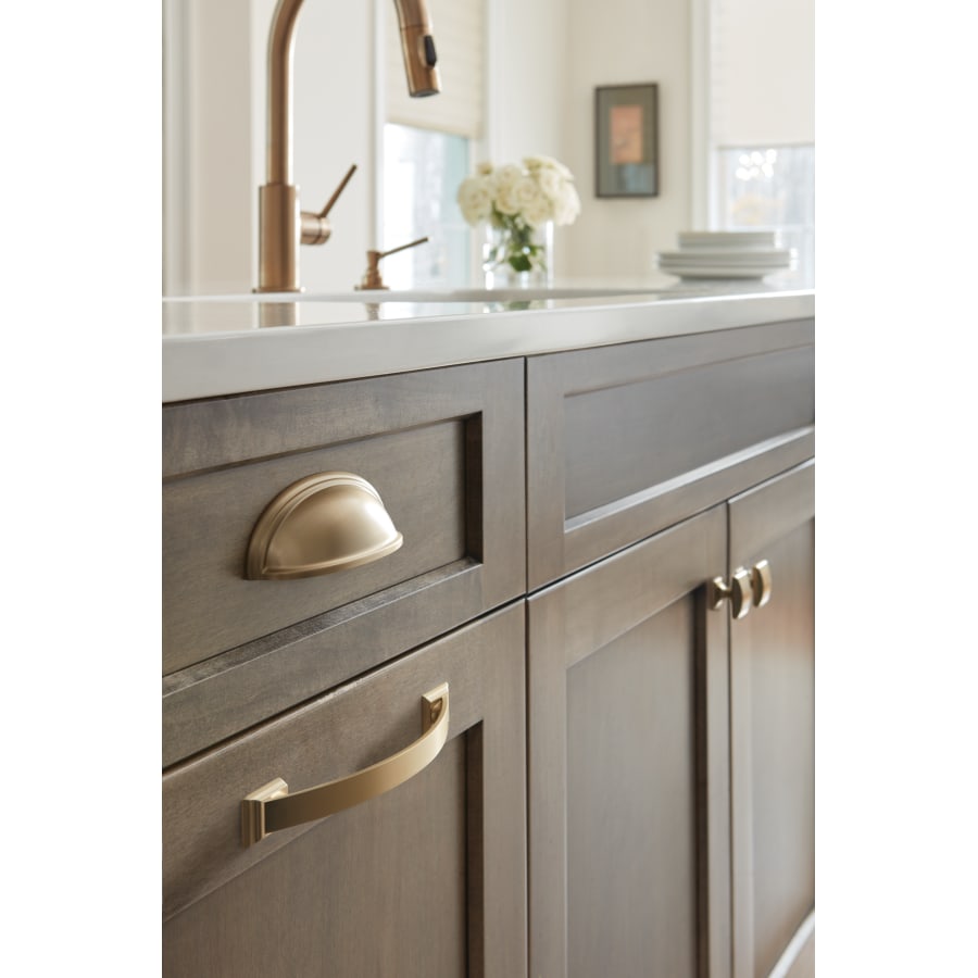 golden-champagne_knobs-and-pulls_amerock-cabinet-hardware_candler-and-ashby_bp29363bbz-bp29368bbz_bp36640bbz_kitchen-detail_18 golden-champagne_knobs-and-pulls_amerock-cabinet-hardware_candler-and-ashby_bp29363bbz-bp29368bbz_bp36640bbz_kitchen-detail_18