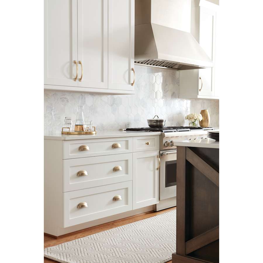 golden-champagne_knobs-and-pulls_amerock-cabinet-hardware_candler-and-ashby_bp36640bbz_bp29368bbz_bp29368bbz_kitchen_18