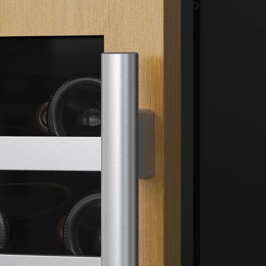 awc242dprglh-w-34-closeup-doorhandle