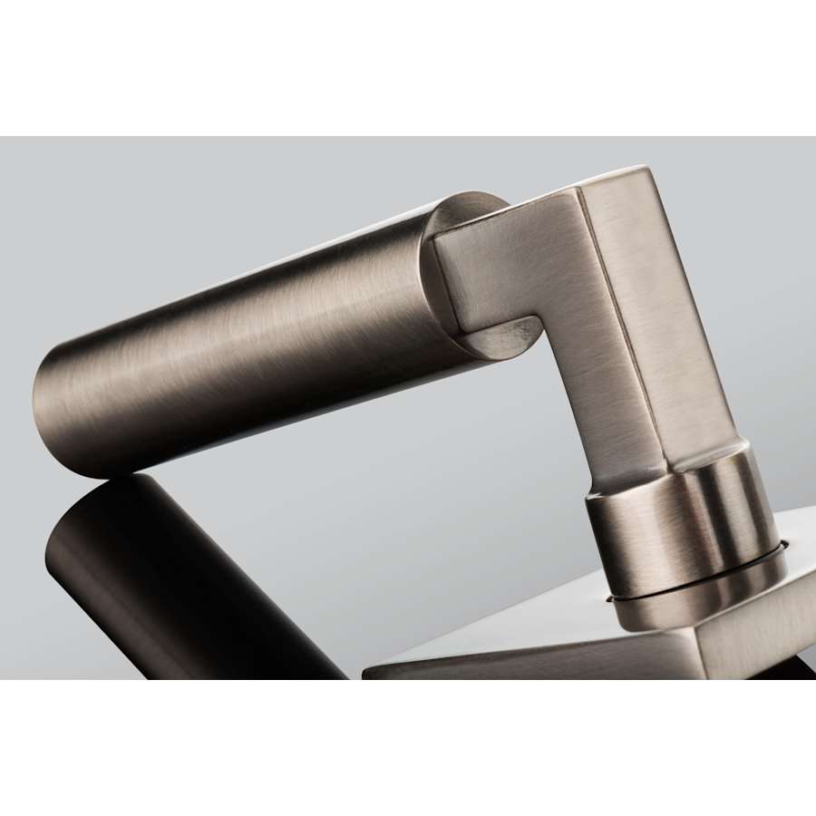 baldwin-l029-rmr-antique-nickel-with-r017-rose-close-up-60