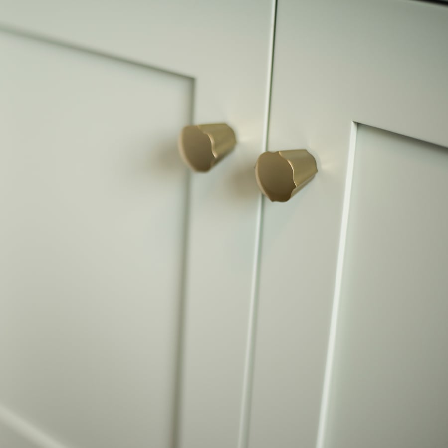 belwith-keeler-b076180-knob-on-white-cabinet-91 belwith-keeler-b076180-knob-on-white-cabinet-91