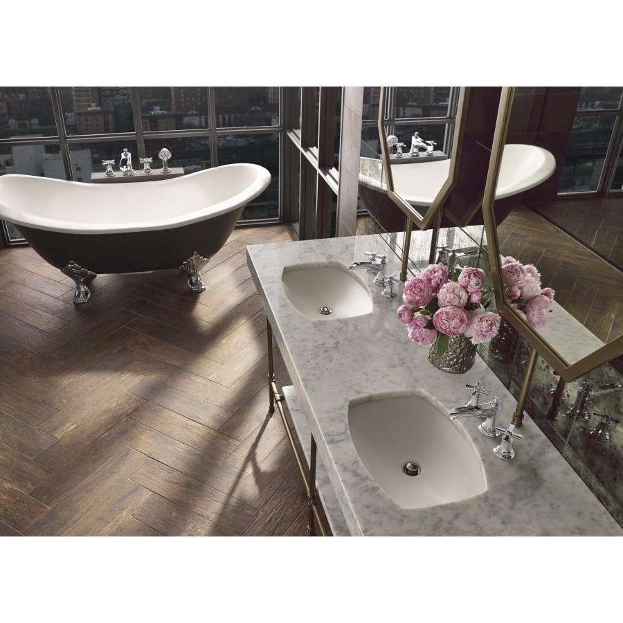 brizo-t67461-lhp-room-view-of-installed-faucets-in-chrome-40 brizo-t67461-lhp-room-view-of-installed-faucets-in-chrome-40