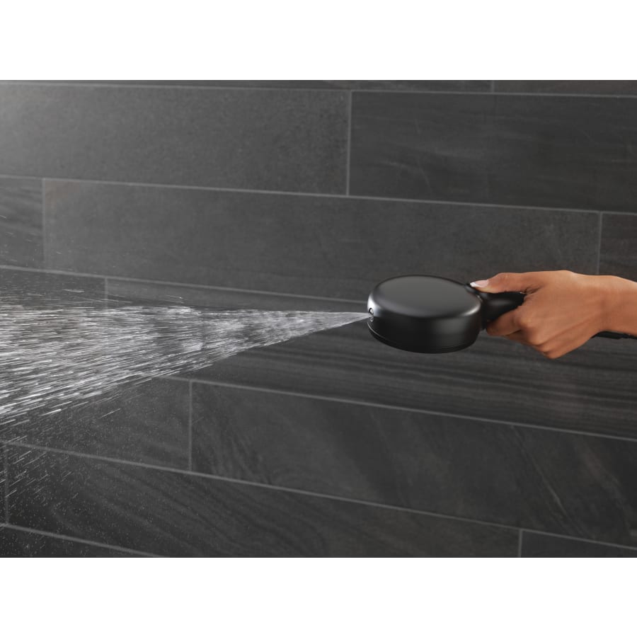55884-bl_51584-bl_75740bl_model_water_03_web 55884-bl_51584-bl_75740bl_model_water_03_web