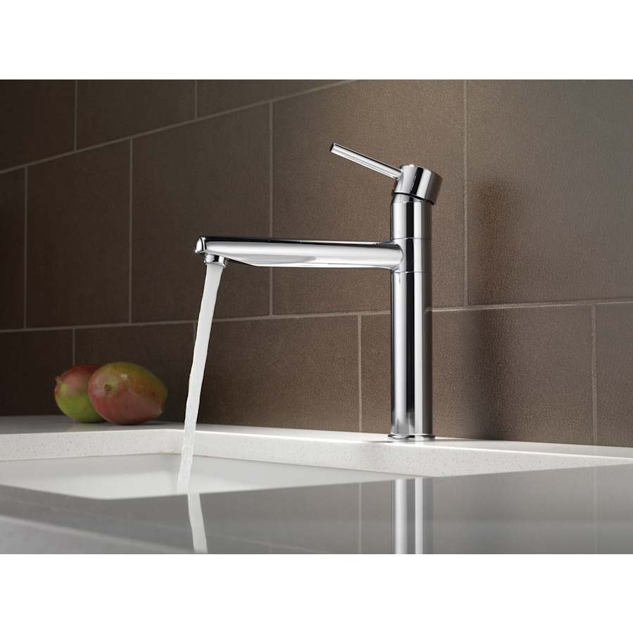 delta-1159lf-running-faucet-in-chrome-1006