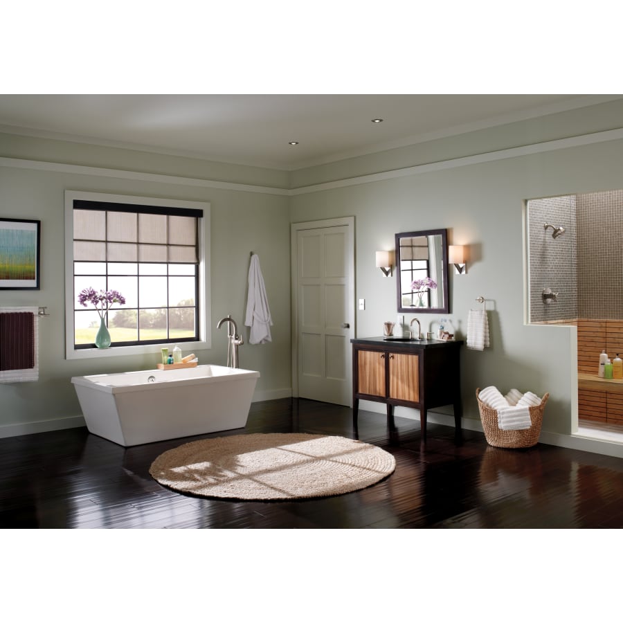 Delta-3559-MPU-Overall Room View in Brilliance Stainless