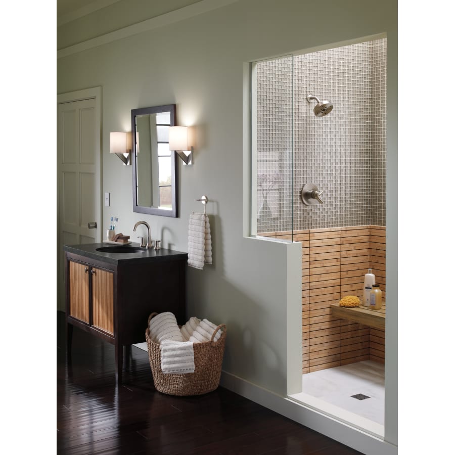 Delta-3559-MPU-Overall Room View in Brilliance Stainless