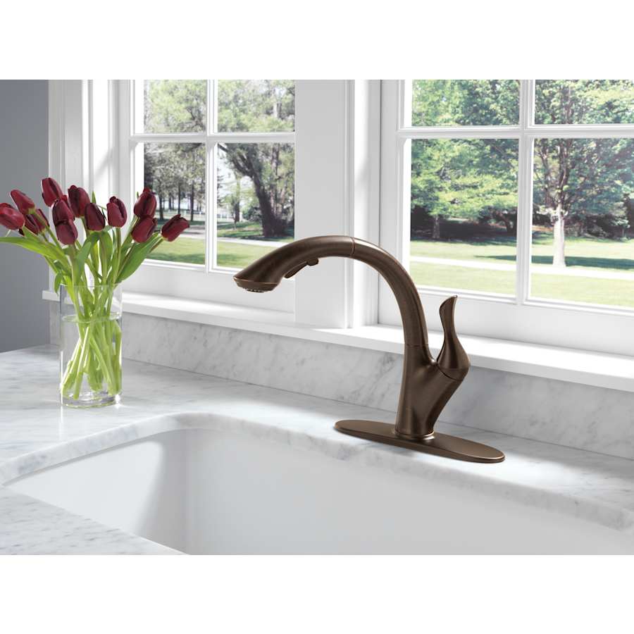 delta-4153-dst-installed-faucet-with-escutcheon-plate-in-venetian-bronze-2751