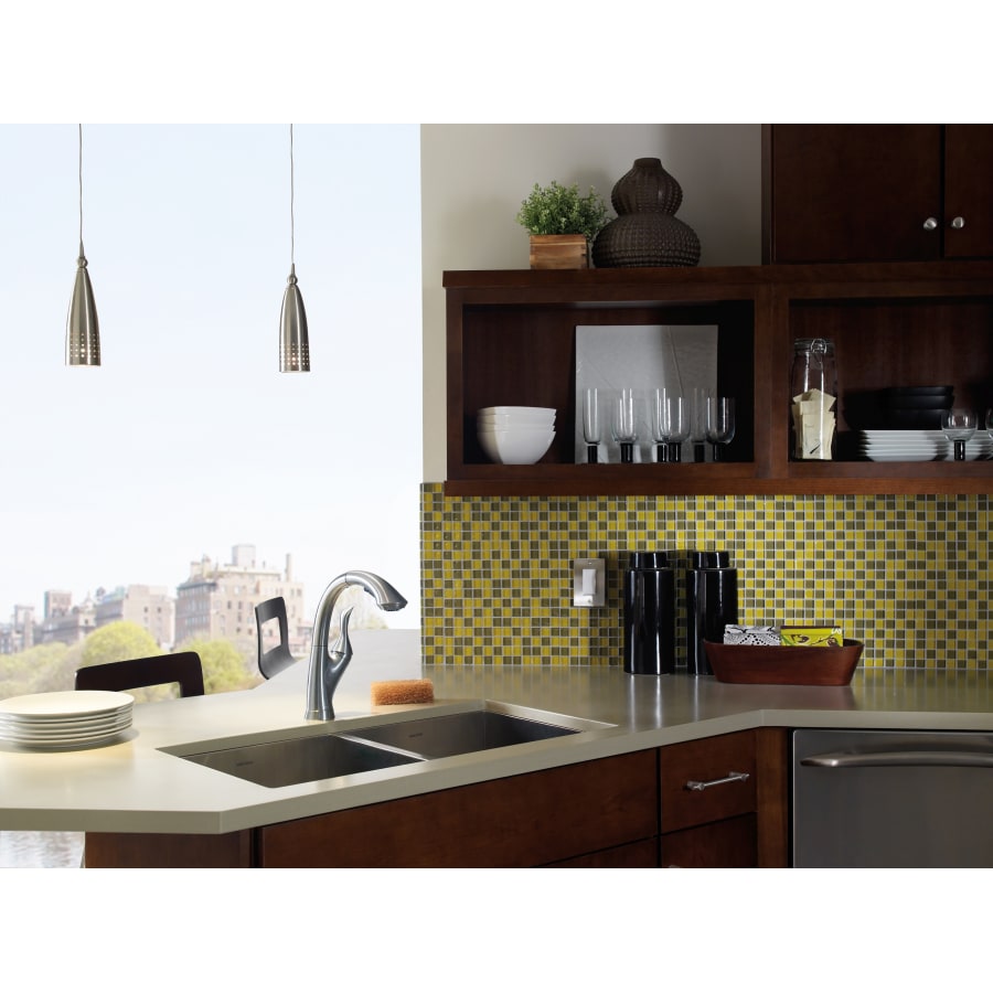 delta-4153-dst-overall-room-view-in-arctic-stainless-115 delta-4153-dst-overall-room-view-in-arctic-stainless-115