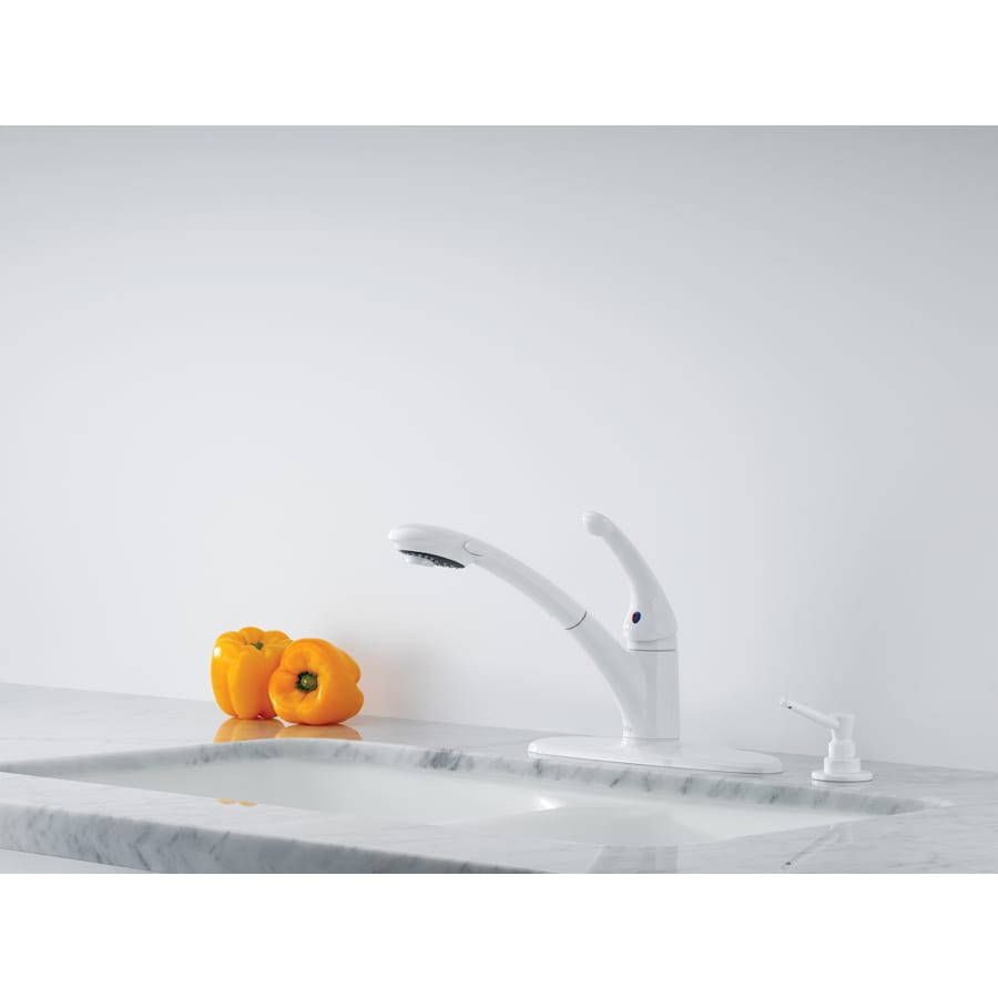 delta-470-dst-installed-faucet-in-matte-white-1880