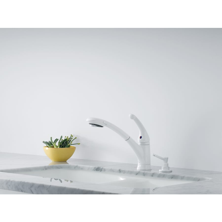 delta-470-dst-installed-faucet-in-matte-white-2116