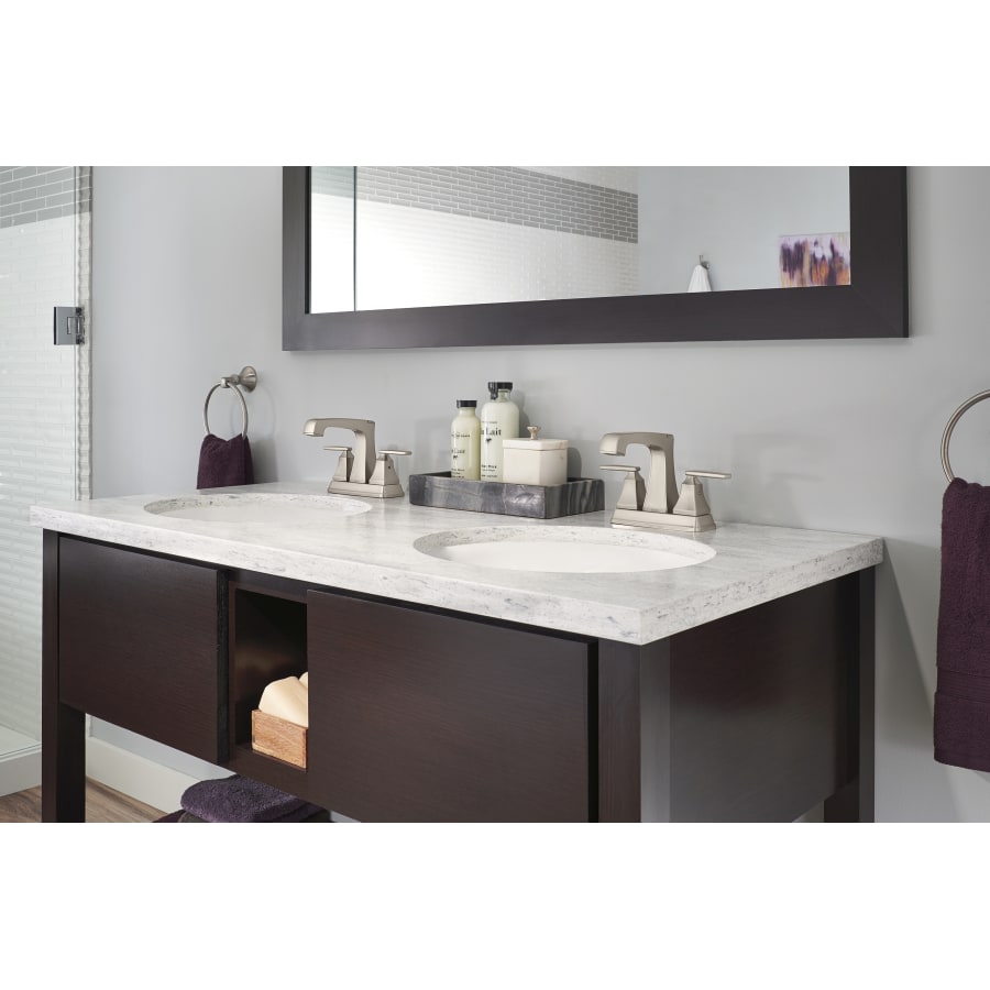 Delta-76446-Overall Room View in Brilliance Stainless