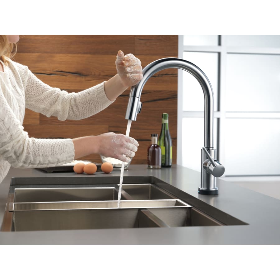 delta-9159t-dst-faucet-touch-feature-in-use-in-arctic-stainless-66 delta-9159t-dst-faucet-touch-feature-in-use-in-arctic-stainless-66
