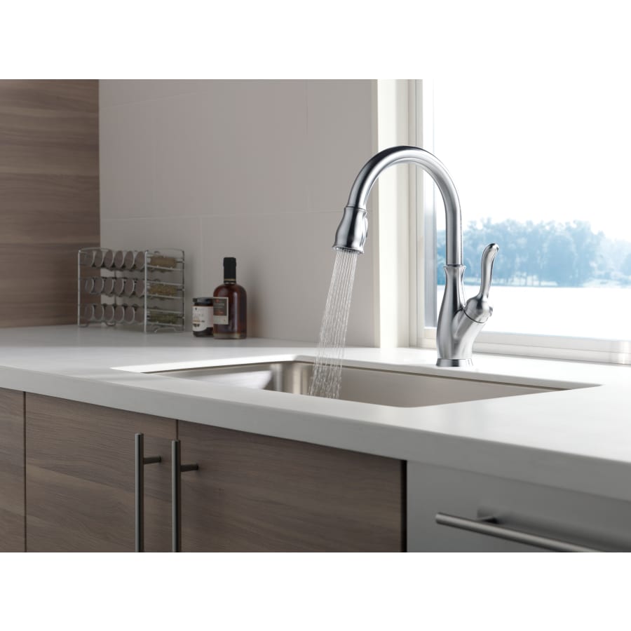 Leland Single-Handle Pull-Down Kitchen Faucet - Thumbnail 5