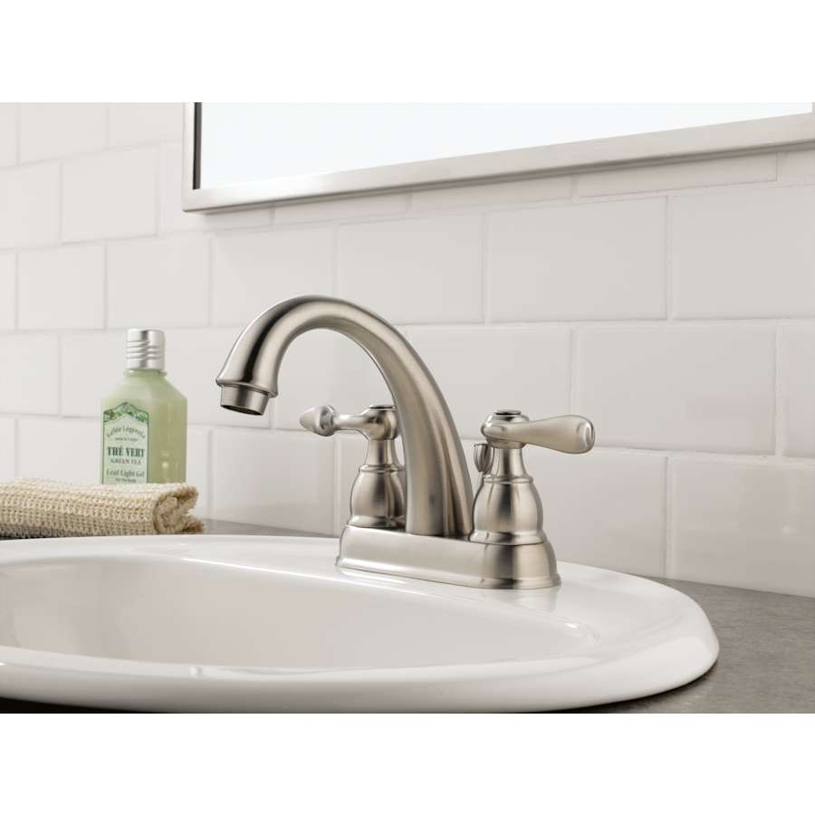 delta-b2596lf-installed-faucet-in-brilliance-stainless-163