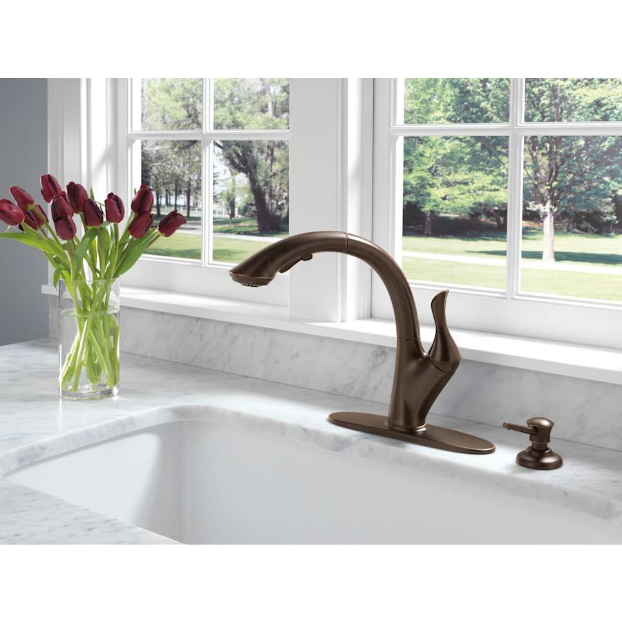 delta-rp1002-installed-faucet-with-escutcheon-plate-in-venetian-bronze-1987