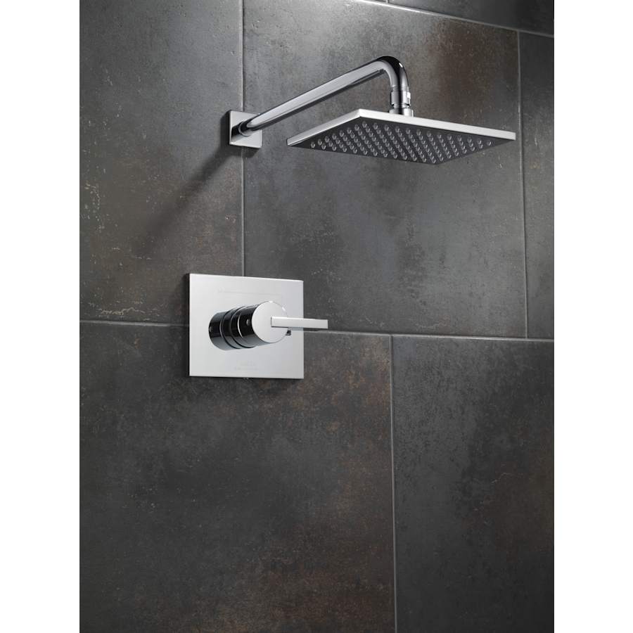 delta-t14253-installed-shower-head-in-chrome-155