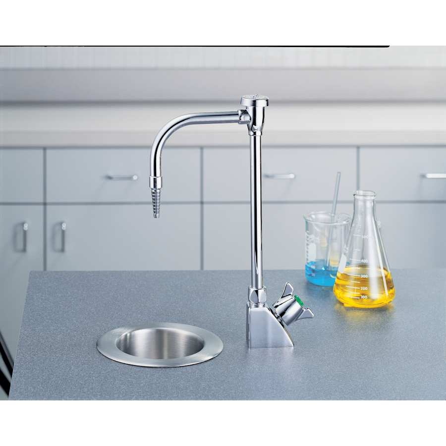 delta-w6600-10-installed-faucet-in-chrome-890