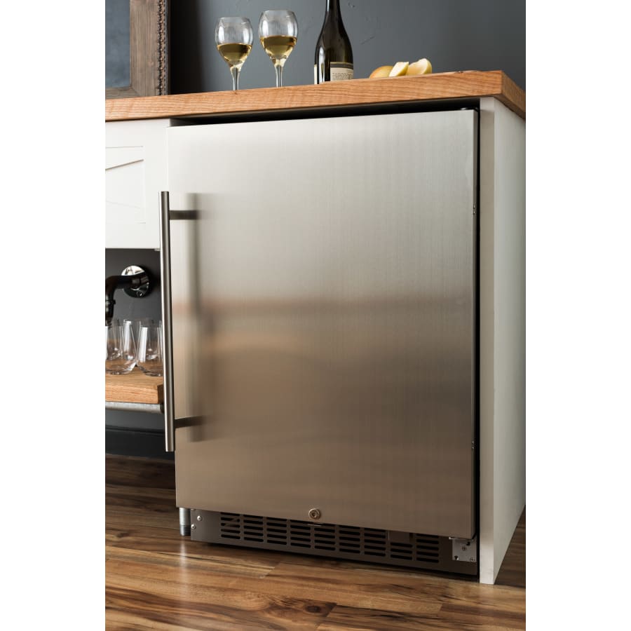 EdgeStar CBR1501SLD 24 Inch Wide 142 Can Built In Beverage Build