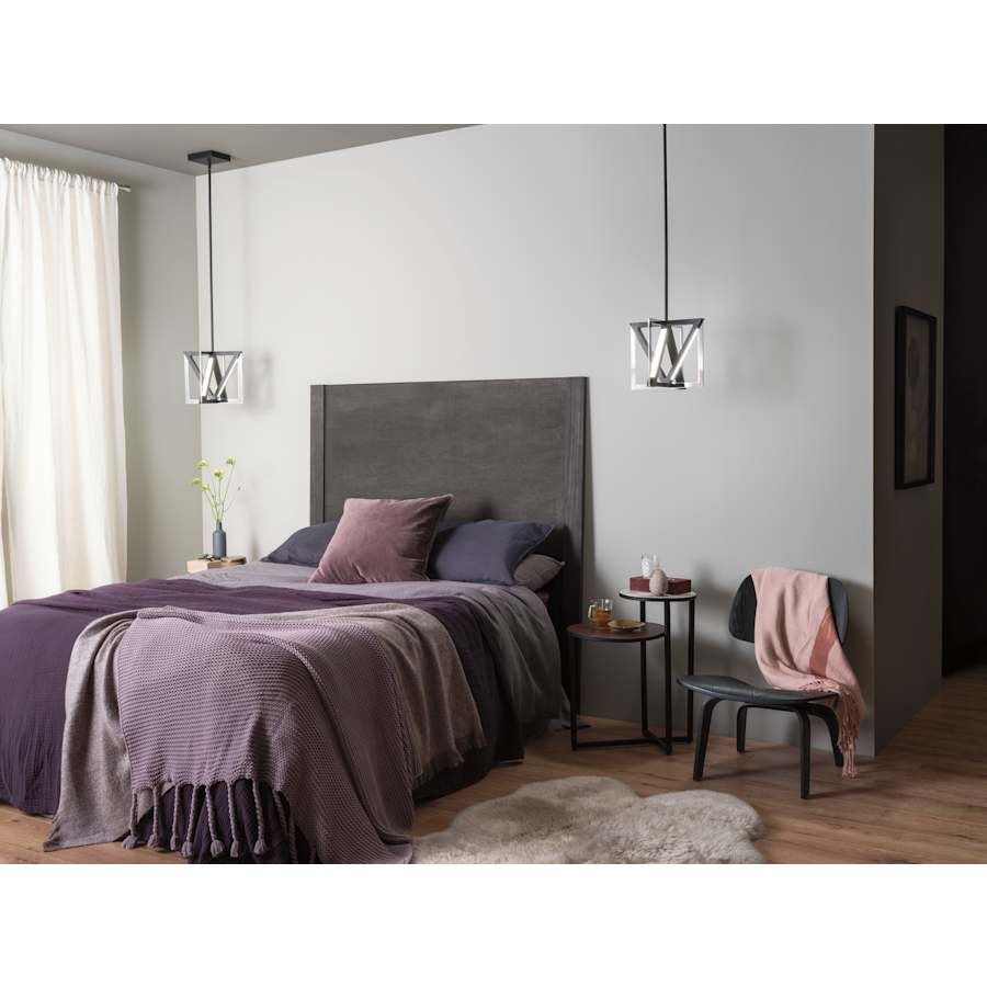 bedroom_axis_84083_day